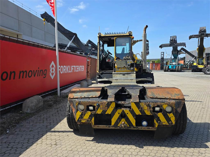 Terberg RT223 4x4 - Terminal çekiciler: fotoğraf 5 Terberg RT223 4x4 - Terminal çekiciler: fotoğraf 5