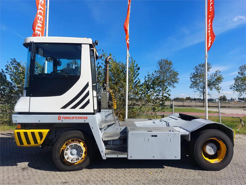 Terberg TT223 - Terminal çekiciler: fotoğraf 4 Terberg TT223 - Terminal çekiciler: fotoğraf 4