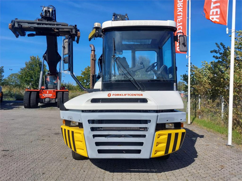 Terberg TT223 - Terminal çekiciler: fotoğraf 5 Terberg TT223 - Terminal çekiciler: fotoğraf 5