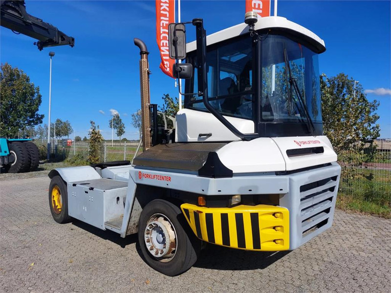Terberg TT223 - Terminal çekiciler: fotoğraf 1 Terberg TT223 - Terminal çekiciler: fotoğraf 1