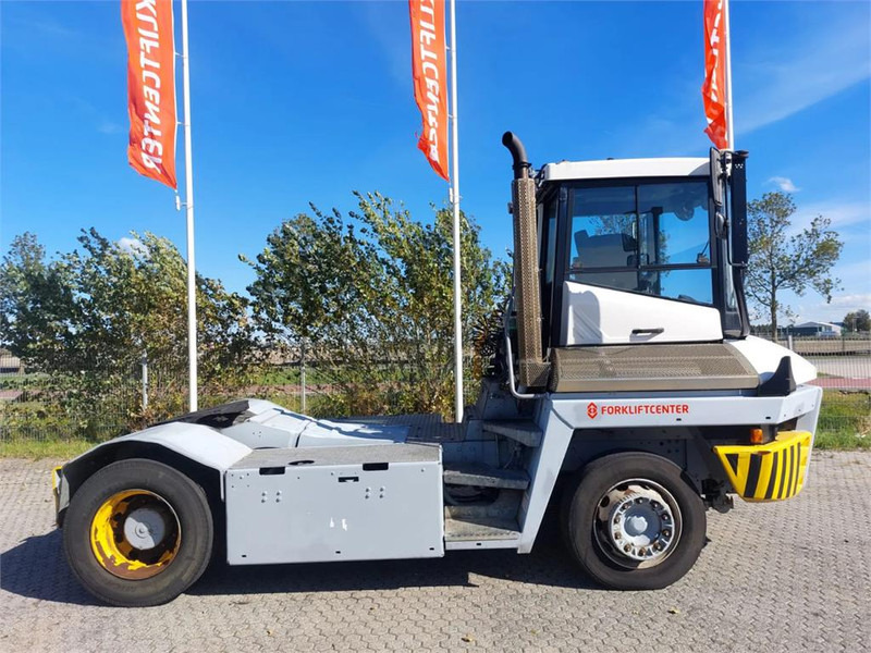 Terberg TT223 - Terminal çekiciler: fotoğraf 3 Terberg TT223 - Terminal çekiciler: fotoğraf 3