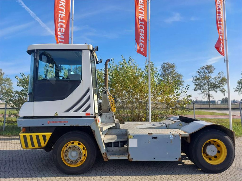 Terberg TT223 - Terminal çekiciler: fotoğraf 4 Terberg TT223 - Terminal çekiciler: fotoğraf 4