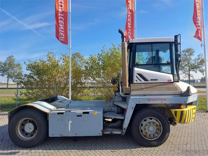Terberg TT223 - Terminal çekiciler: fotoğraf 3 Terberg TT223 - Terminal çekiciler: fotoğraf 3