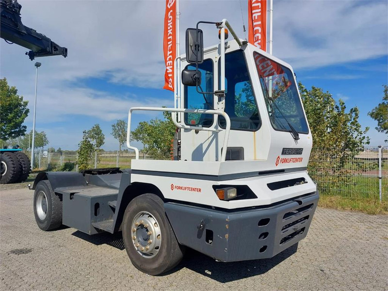 Terberg YT182 - Terminal çekiciler: fotoğraf 1 Terberg YT182 - Terminal çekiciler: fotoğraf 1