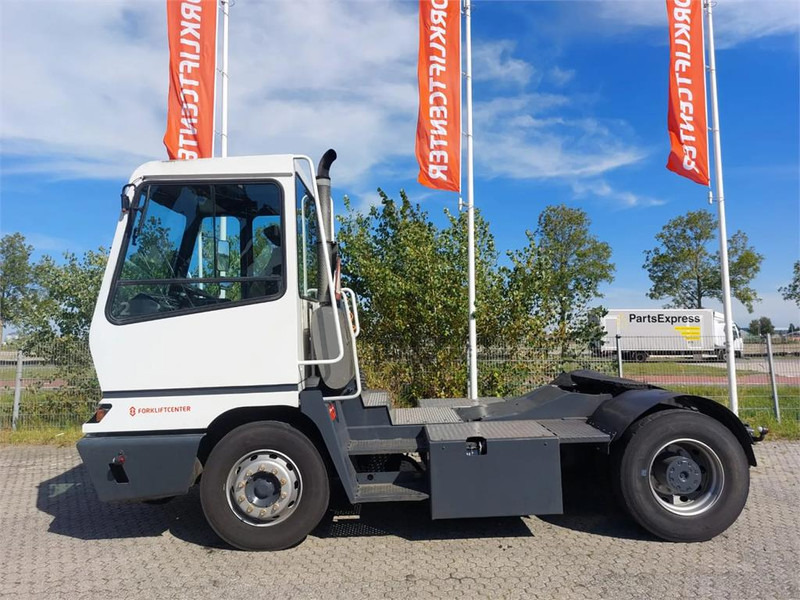 Terberg YT182 - Terminal çekiciler: fotoğraf 4 Terberg YT182 - Terminal çekiciler: fotoğraf 4