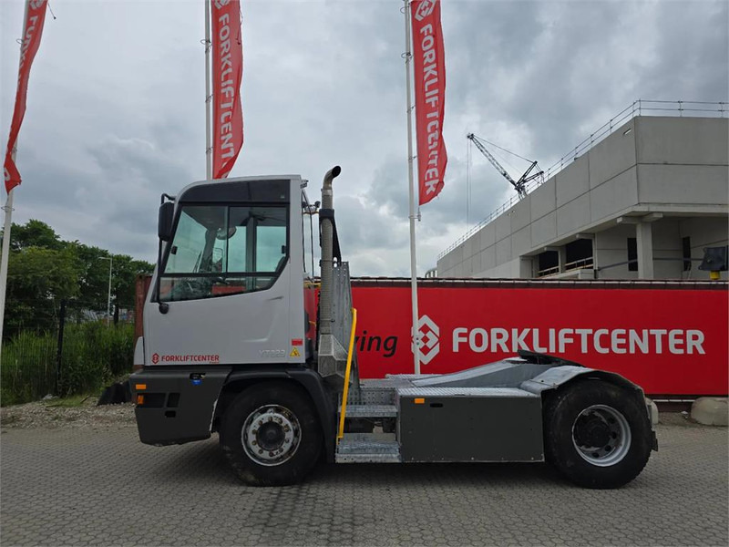 Terberg YT223 - Terminal çekiciler: fotoğraf 4 Terberg YT223 - Terminal çekiciler: fotoğraf 4