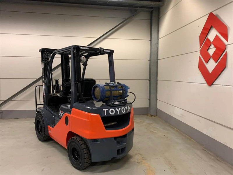 LPG forklift Toyota 02-8FGF30: fotoğraf 7