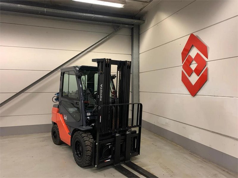 Toyota 02-8FGJF35 - LPG forklift: fotoğraf 3 Toyota 02-8FGJF35 - LPG forklift: fotoğraf 3