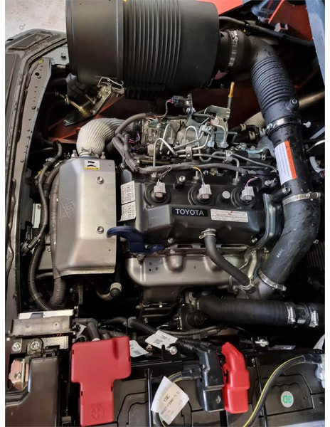 Toyota 8FD70F - Dizel forklift: fotoğraf 1 Toyota 8FD70F - Dizel forklift: fotoğraf 1