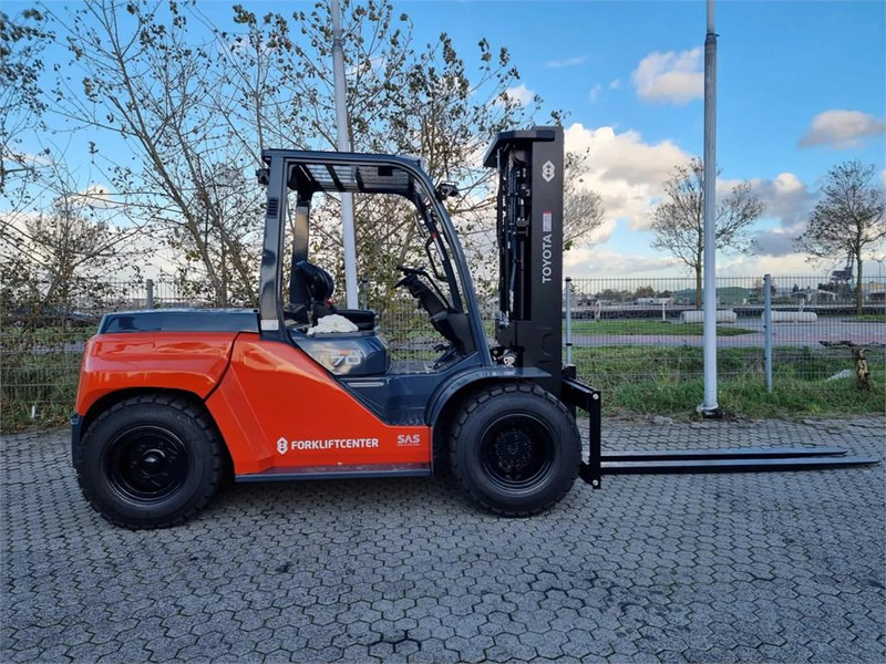 Toyota 8FD70F - Dizel forklift: fotoğraf 1 Toyota 8FD70F - Dizel forklift: fotoğraf 1