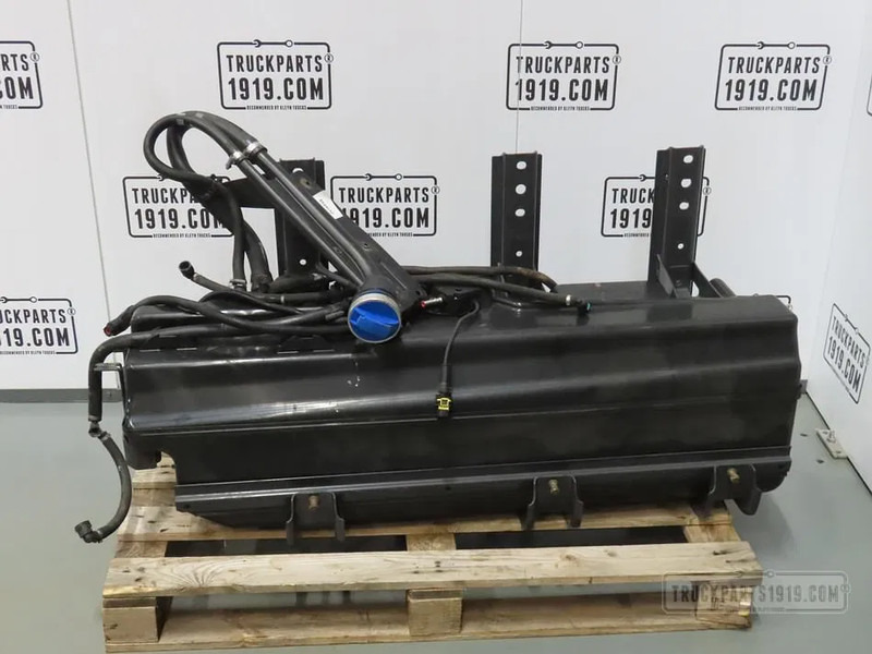 Scania 2173142 AdBlue tank - Egzoz sistemi - Kamyon: fotoğraf 1 Scania 2173142 AdBlue tank - Egzoz sistemi - Kamyon: fotoğraf 1