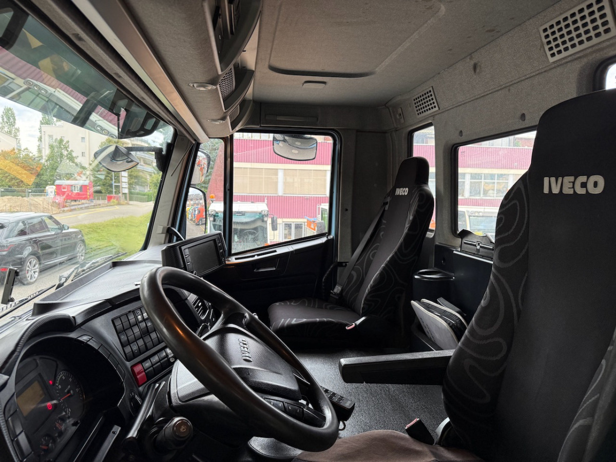 IVECO 340T45 Trakker 8x4 - Kancalı yükleyici kamyon: fotoğraf 4 IVECO 340T45 Trakker 8x4 - Kancalı yükleyici kamyon: fotoğraf 4