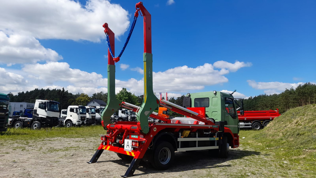 IVECO EUROCARGO ML 180E28/P - Hidrolift kamyon: fotoğraf 2 IVECO EUROCARGO ML 180E28/P - Hidrolift kamyon: fotoğraf 2