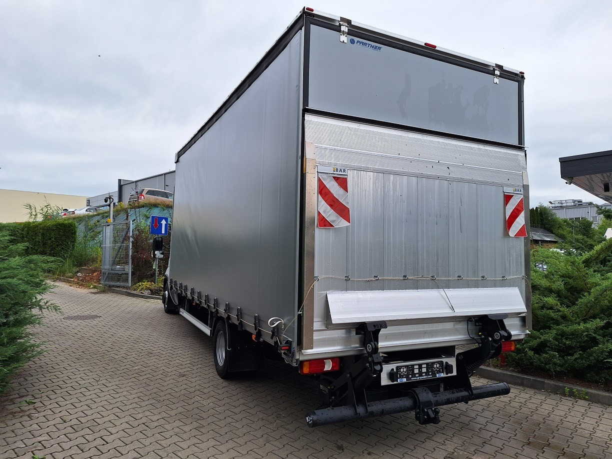 Iveco Daily 70C18 Backsleeper BÄR - Tenteli kamyon: fotoğraf 2 Iveco Daily 70C18 Backsleeper BÄR - Tenteli kamyon: fotoğraf 2