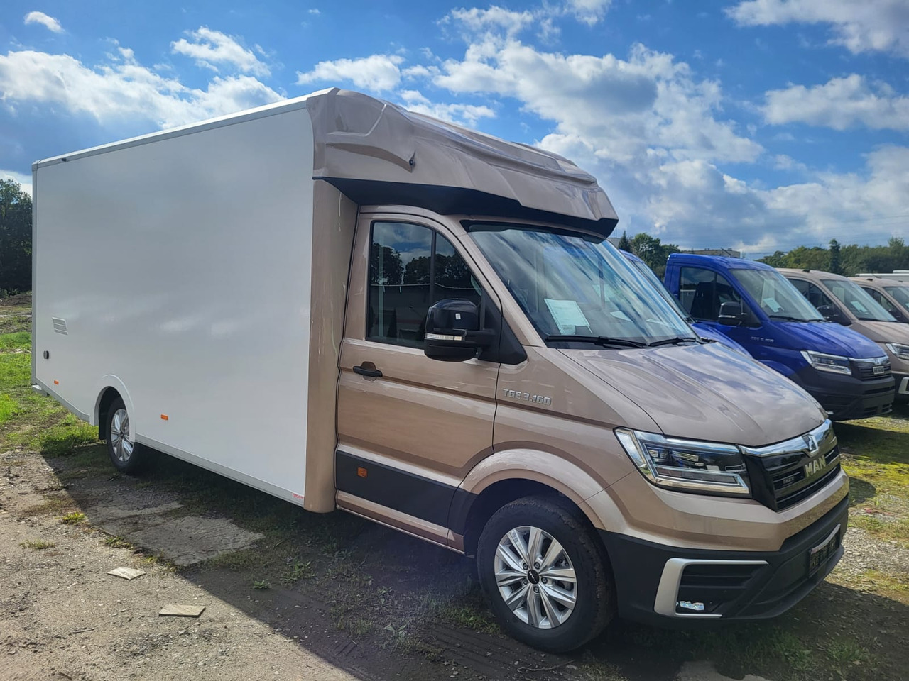 MAN TGE 3.180 Koffer mit Schlafbett - Kapalı kasa kamyonet, Çift kabin kamyonet: fotoğraf 1 MAN TGE 3.180 Koffer mit Schlafbett - Kapalı kasa kamyonet, Çift kabin kamyonet: fotoğraf 1