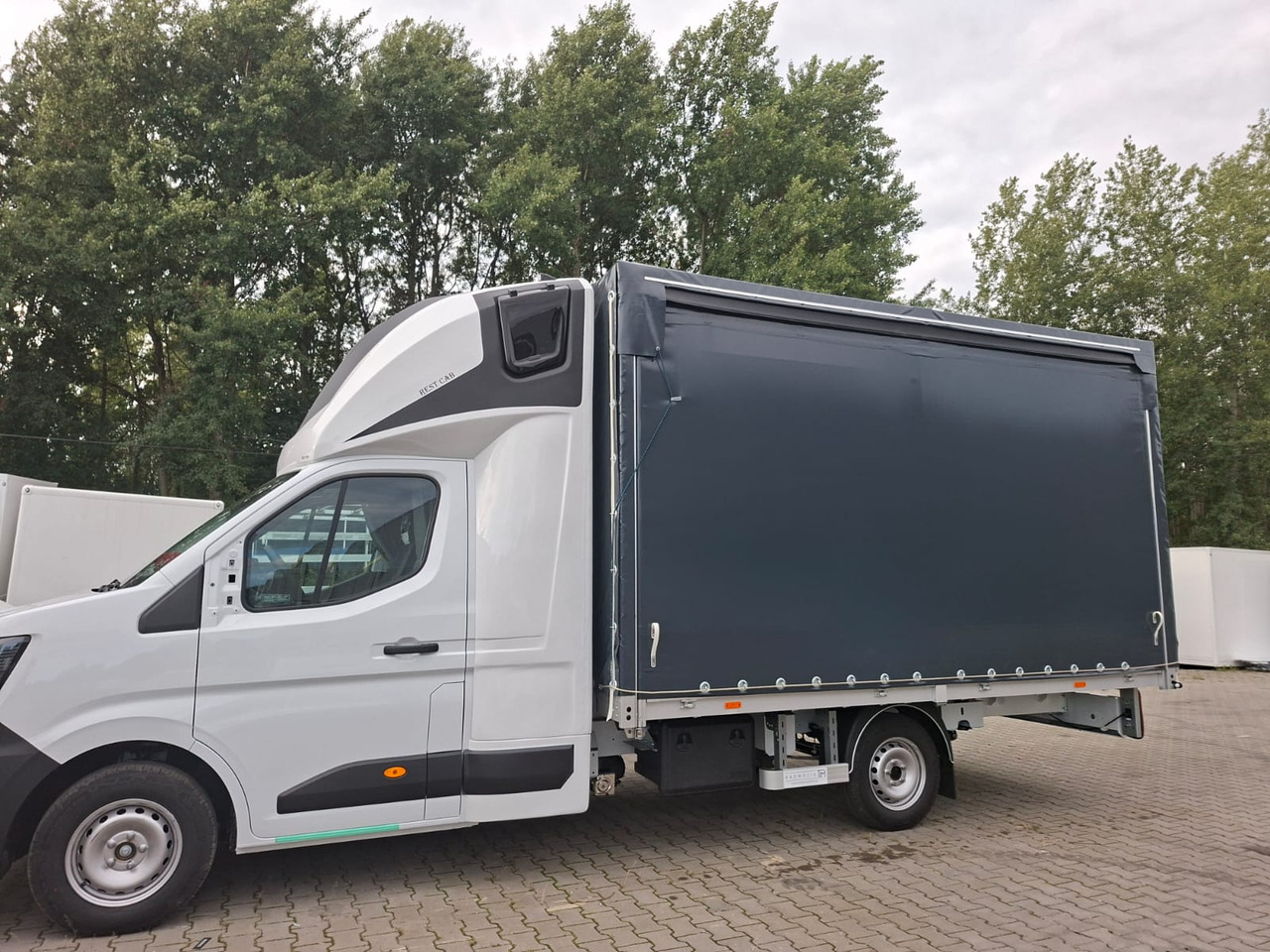 Renault Master 8PAL Double Cab - Tenteli kamyonet, Çift kabin kamyonet: fotoğraf 3 Renault Master 8PAL Double Cab - Tenteli kamyonet, Çift kabin kamyonet: fotoğraf 3