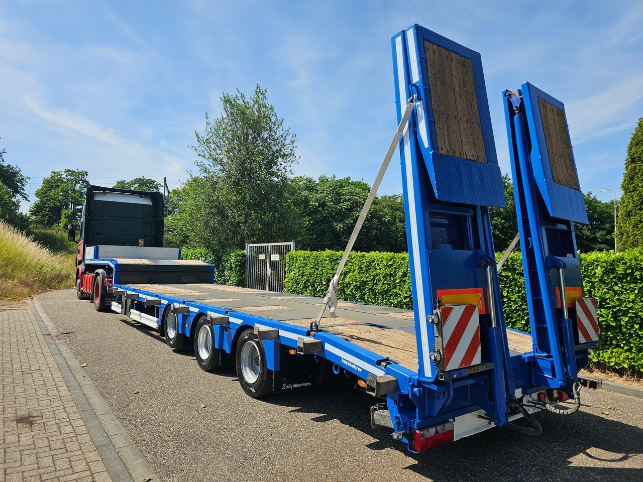 Kässbohrer LB3E With Hydraulic Flip Ramps - Alçak çerçeveli platform dorse: fotoğraf 2 Kässbohrer LB3E With Hydraulic Flip Ramps - Alçak çerçeveli platform dorse: fotoğraf 2