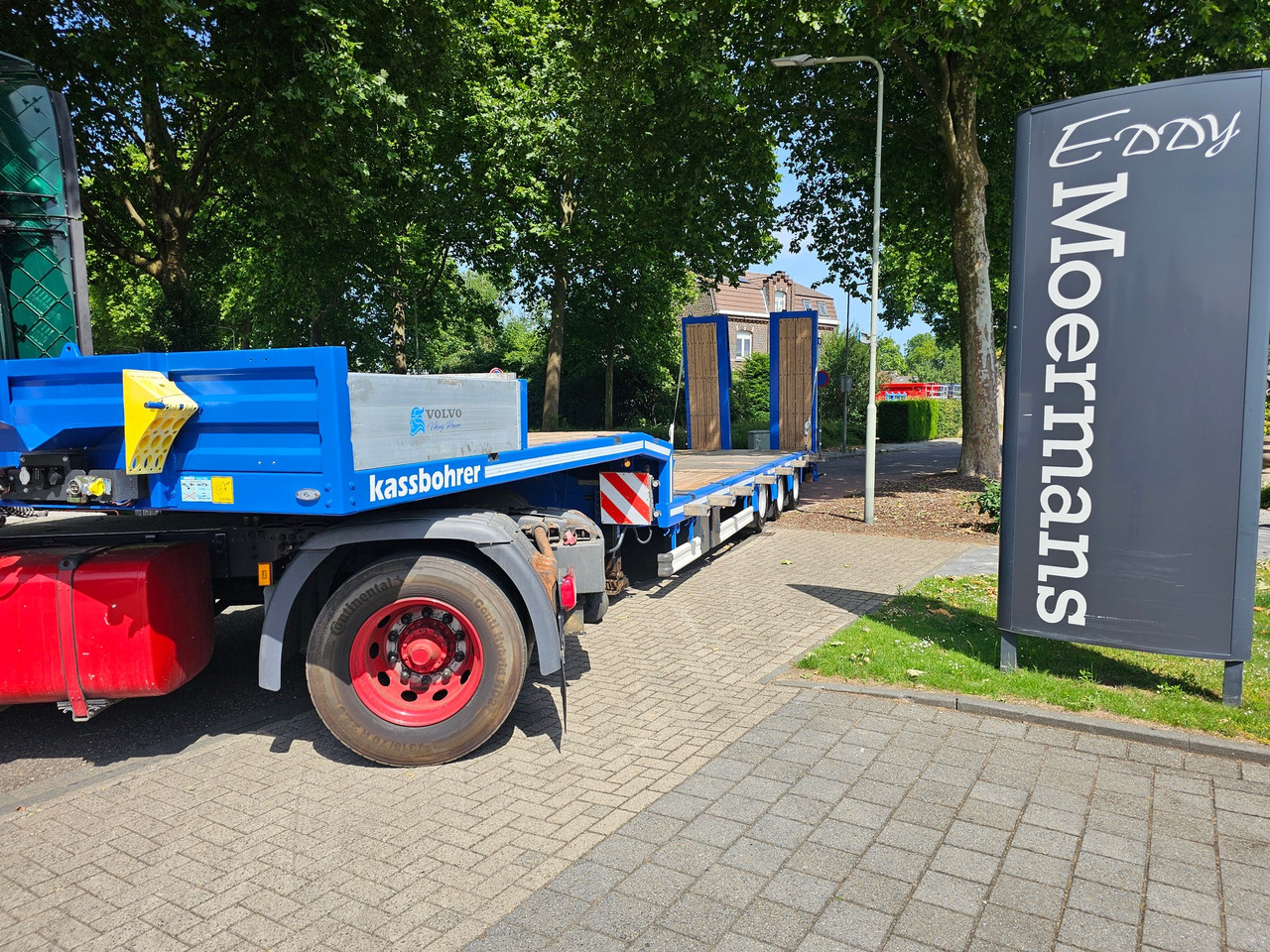 Kässbohrer LB3E With Hydraulic Flip Ramps - Alçak çerçeveli platform dorse: fotoğraf 1 Kässbohrer LB3E With Hydraulic Flip Ramps - Alçak çerçeveli platform dorse: fotoğraf 1