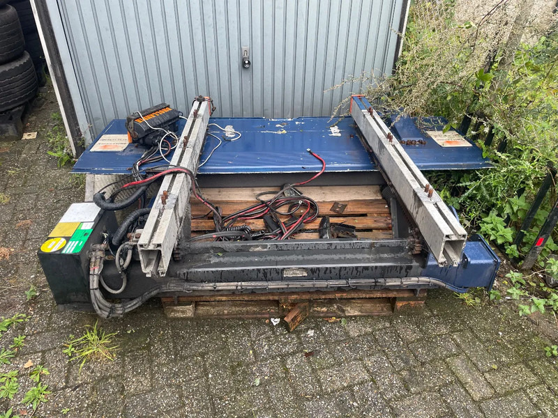 Kapalı karoser dorse Kässbohrer 1500 KG Laadklep. Gebruikt: fotoğraf 8 Kapalı karoser dorse Kässbohrer 1500 KG Laadklep. Gebruikt: fotoğraf 8