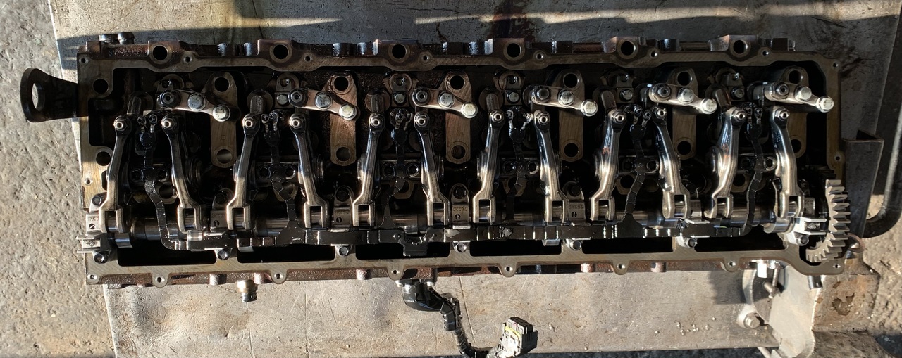 CYLINDER HEAD ASSEMBLY COMPLETE(INCLUDING CAMSHAFT) MAN TGA-TGS D2066 - Blok başlığı - Kamyon: fotoğraf 1 CYLINDER HEAD ASSEMBLY COMPLETE(INCLUDING CAMSHAFT) MAN TGA-TGS D2066 - Blok başlığı - Kamyon: fotoğraf 1