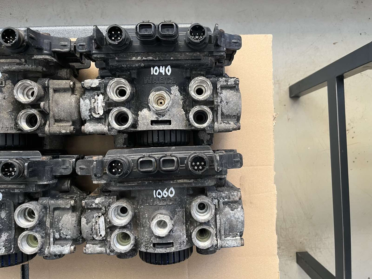 EBS AXLE MODULATOR 2 MAN TGA-TGM-TGL - Fren parçaları - Kamyon: fotoğraf 4 EBS AXLE MODULATOR 2 MAN TGA-TGM-TGL - Fren parçaları - Kamyon: fotoğraf 4
