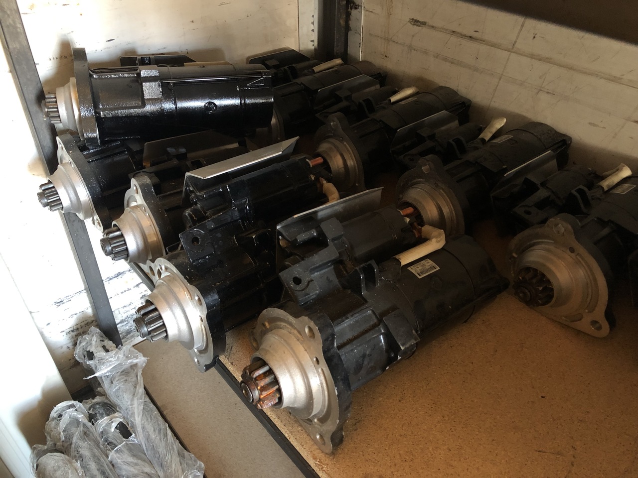 MAN STARTING MOTOR 24V MITSUBISHI - Starter - Kamyon: fotoğraf 4 MAN STARTING MOTOR 24V MITSUBISHI - Starter - Kamyon: fotoğraf 4