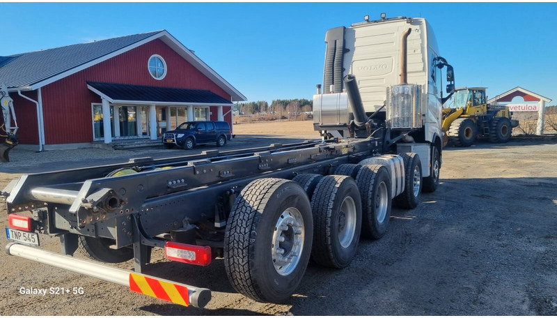 Volvo FH750 New engine and gearbox - Şasi kamyon: fotoğraf 3 Volvo FH750 New engine and gearbox - Şasi kamyon: fotoğraf 3