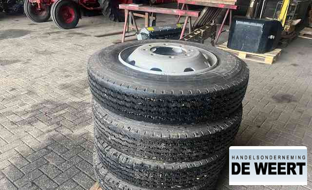 Michelin 9R22.5 , 9 R 22.5 - Lastikler ve jantlar - Tarım araçları: fotoğraf 3 Michelin 9R22.5 , 9 R 22.5 - Lastikler ve jantlar - Tarım araçları: fotoğraf 3