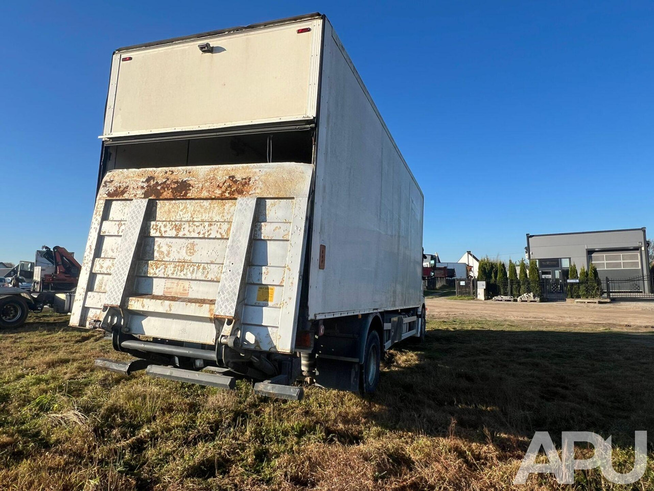 Mercedes-Benz Axor 1829 - Kapalı kasa kamyon: fotoğraf 5 Mercedes-Benz Axor 1829 - Kapalı kasa kamyon: fotoğraf 5
