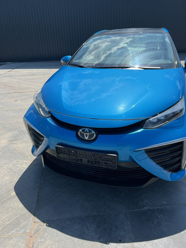 Sedan araba Toyota Mirai: fotoğraf 17