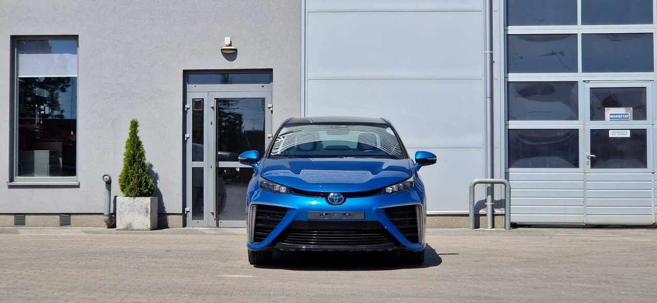 Toyota Mirai - Sedan araba: fotoğraf 4 Toyota Mirai - Sedan araba: fotoğraf 4
