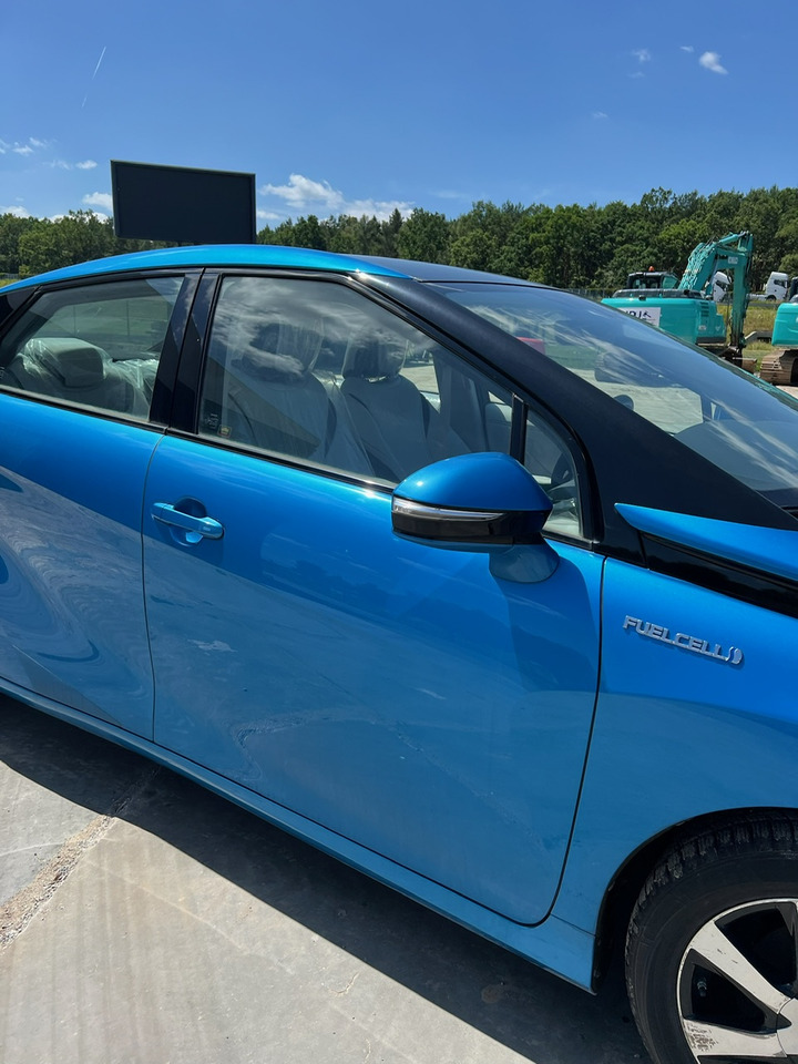 Sedan araba Toyota Mirai: fotoğraf 20