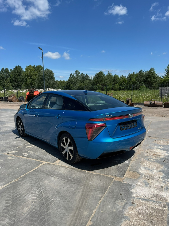 Sedan araba Toyota Mirai: fotoğraf 8