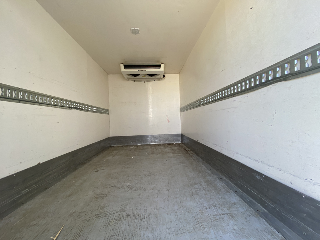 Frigorifik kamyonet nakliyatı için gıda maddeleri IVECO daily 35c15: fotoğraf 6