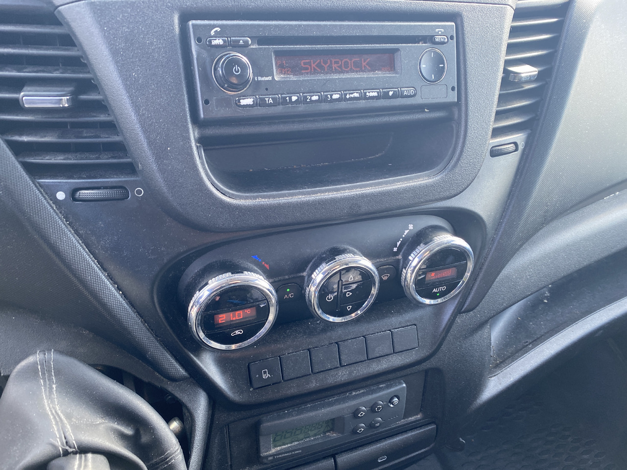 Frigorifik kamyonet nakliyatı için gıda maddeleri IVECO daily 35c15: fotoğraf 8