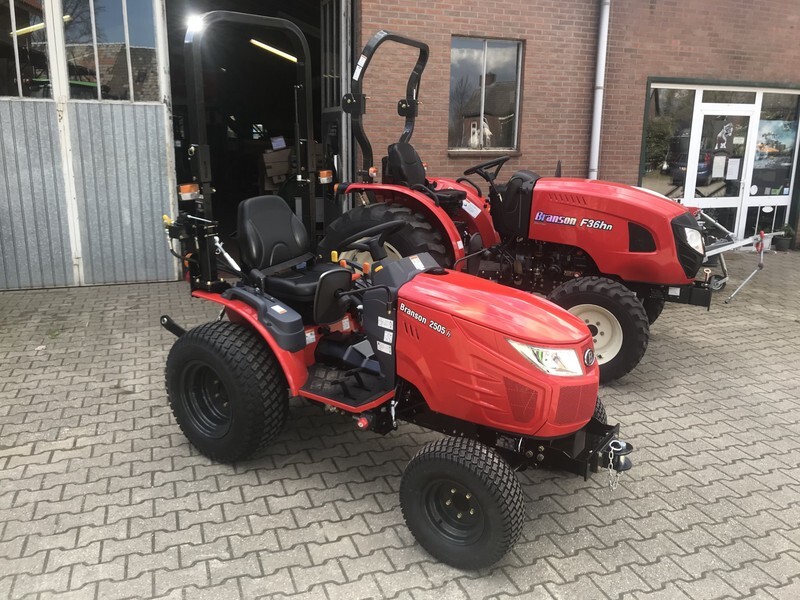 Branson 2505h tractor - Küçük traktör: fotoğraf 1 Branson 2505h tractor - Küçük traktör: fotoğraf 1