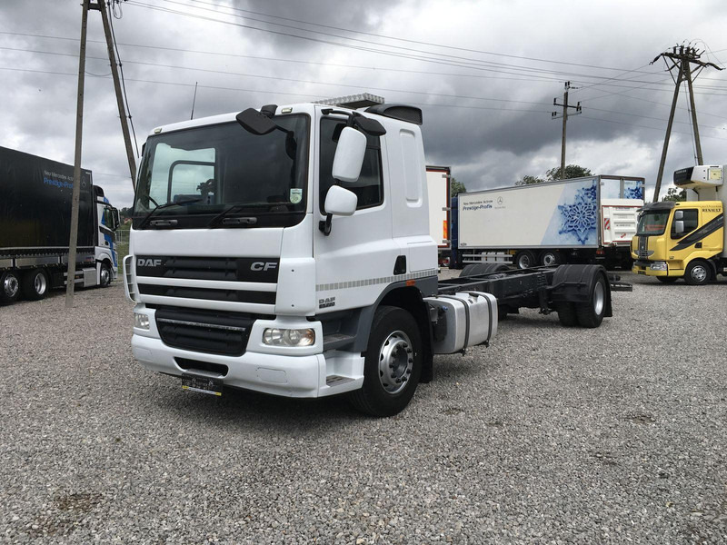 DAF CF 65.220 - Şasi kamyon: fotoğraf 1 DAF CF 65.220 - Şasi kamyon: fotoğraf 1