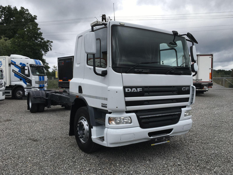DAF CF 65.220 - Şasi kamyon: fotoğraf 2 DAF CF 65.220 - Şasi kamyon: fotoğraf 2