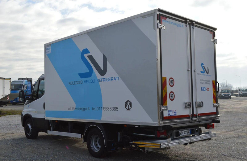 Iveco DAILY 60C15 REFRIGERATOR + SIDE AND REAR DOORS, LIFT FOLDED UNDE - Refrijeratör kamyon: fotoğraf 3 Iveco DAILY 60C15 REFRIGERATOR + SIDE AND REAR DOORS, LIFT FOLDED UNDE - Refrijeratör kamyon: fotoğraf 3
