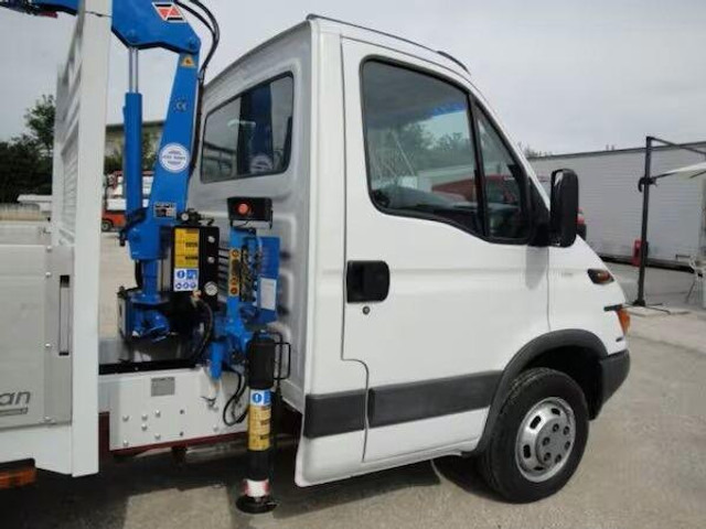 Iveco Daily 35C11 - flatbed+crane - Sal/ Açık kasa kamyon, Vinçli kamyon: fotoğraf 5 Iveco Daily 35C11 - flatbed+crane - Sal/ Açık kasa kamyon, Vinçli kamyon: fotoğraf 5