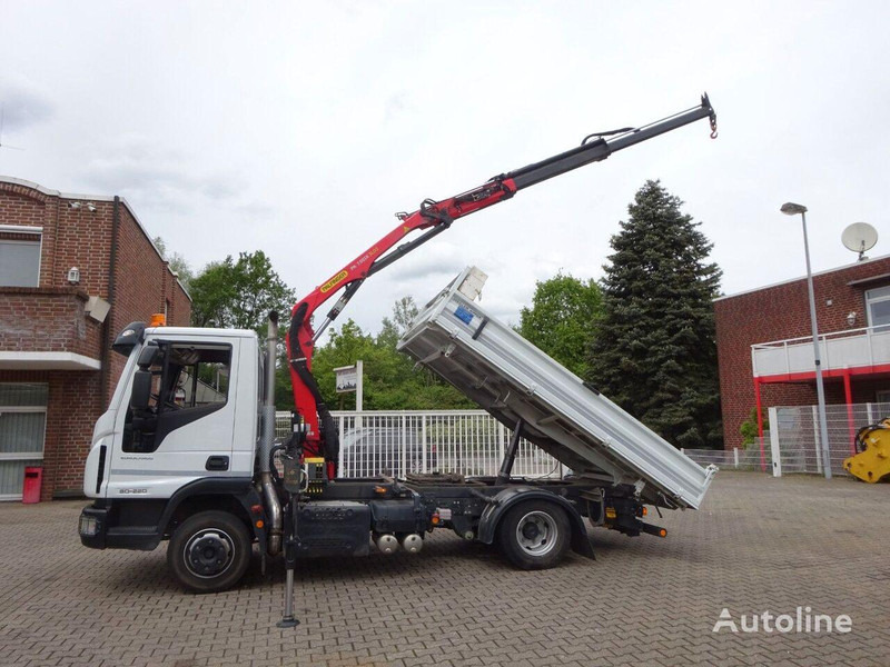 Iveco Eurocargo 80-220 Tipper + crane - Damperli kamyon, Vinçli kamyon: fotoğraf 2 Iveco Eurocargo 80-220 Tipper + crane - Damperli kamyon, Vinçli kamyon: fotoğraf 2