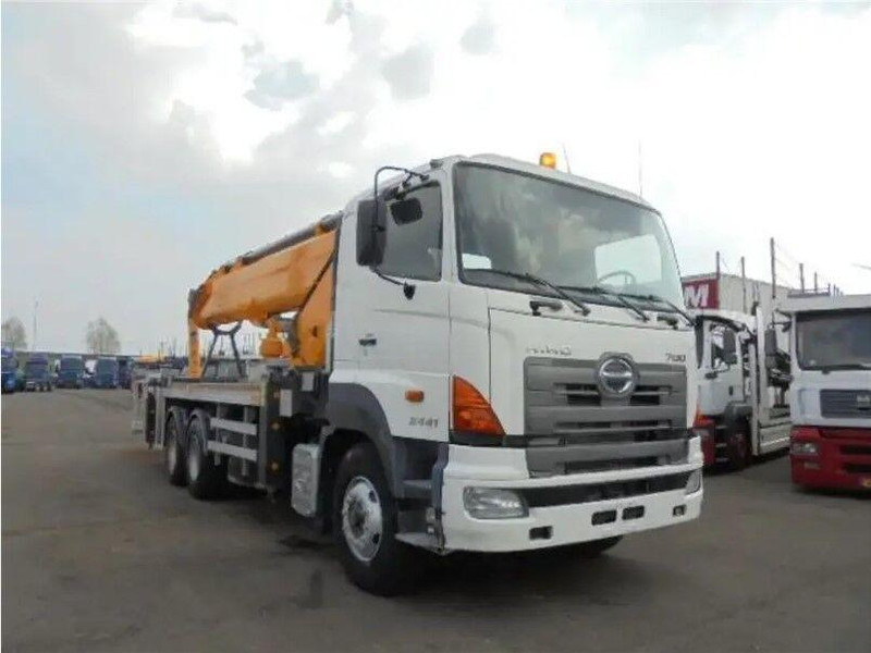 Hino 700 3441 6X4 Emelőkosaras 22,8m - Kamyon, Vinçli kamyon: fotoğraf 5 Hino 700 3441 6X4 Emelőkosaras 22,8m - Kamyon, Vinçli kamyon: fotoğraf 5