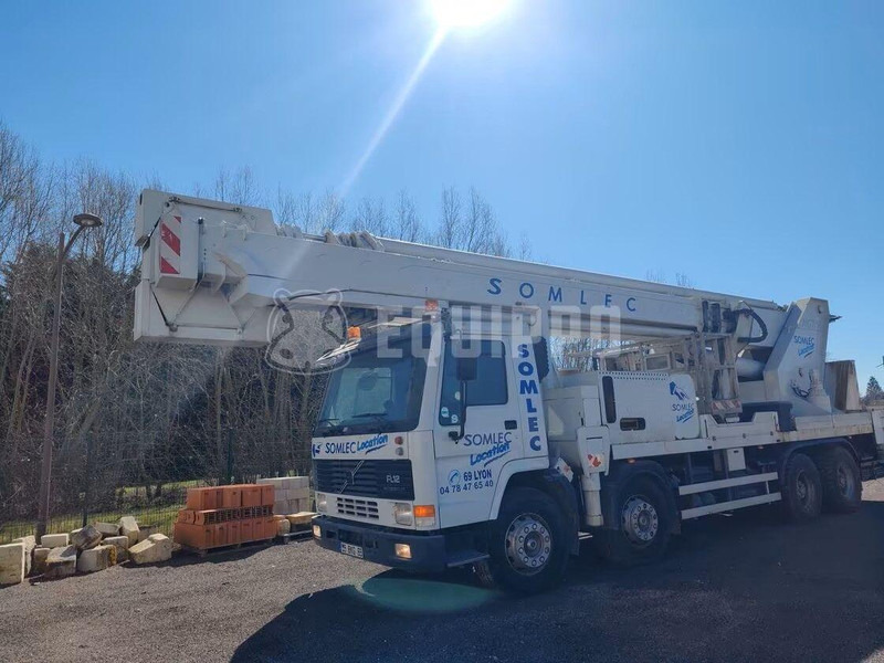 Volvo FL12 - Mounted boom lift truck - Kamyon, Vinçli kamyon: fotoğraf 1 Volvo FL12 - Mounted boom lift truck - Kamyon, Vinçli kamyon: fotoğraf 1