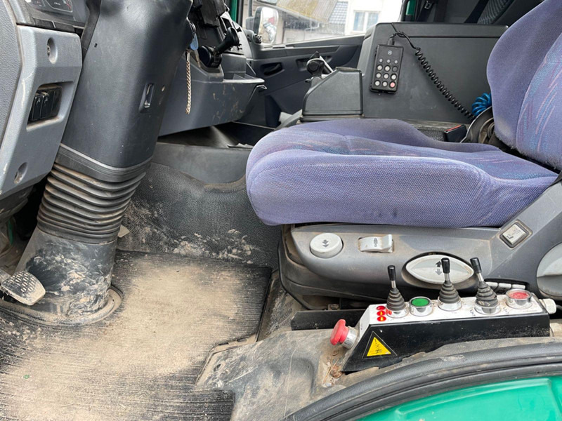 Mercedes-Benz 1833 Absetzkipper Bluetec 5 Klima 2 Hand Orig Km - Konteynır taşıyıcı/ Yedek karoser kamyon, Vinçli kamyon: fotoğraf 4 Mercedes-Benz 1833 Absetzkipper Bluetec 5 Klima 2 Hand Orig Km - Konteynır taşıyıcı/ Yedek karoser kamyon, Vinçli kamyon: fotoğraf 4