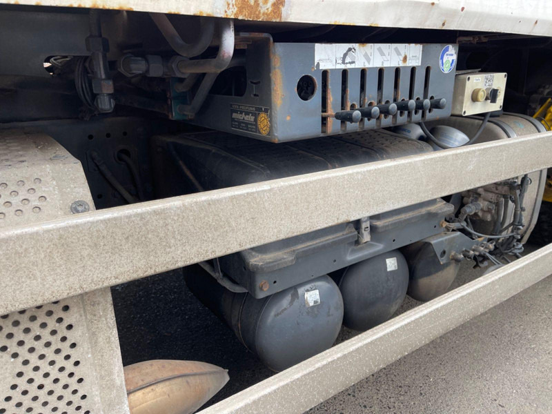 Mercedes-Benz 1833 Absetzkipper Bluetec 5 Klima 2 Hand Orig Km - Konteynır taşıyıcı/ Yedek karoser kamyon, Vinçli kamyon: fotoğraf 3 Mercedes-Benz 1833 Absetzkipper Bluetec 5 Klima 2 Hand Orig Km - Konteynır taşıyıcı/ Yedek karoser kamyon, Vinçli kamyon: fotoğraf 3