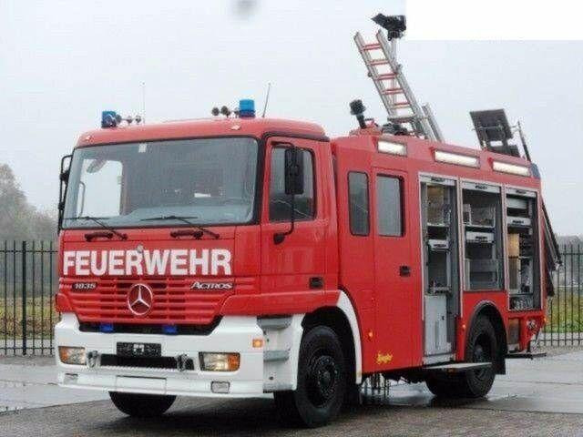 Mercedes-Benz ACTROS 1835 Feuerwehr 2080 L Fire Unit !! - İtfaiye aracı: fotoğraf 1 Mercedes-Benz ACTROS 1835 Feuerwehr 2080 L Fire Unit !! - İtfaiye aracı: fotoğraf 1