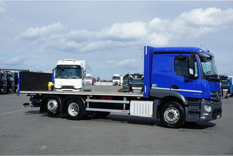 Mercedes-Benz ACTROS / 2543 / ACC / E 6 / PEŁNY ADR / PLATFORMA / ZAWIESIE POD - Sal/ Açık kasa kamyon: fotoğraf 4 Mercedes-Benz ACTROS / 2543 / ACC / E 6 / PEŁNY ADR / PLATFORMA / ZAWIESIE POD - Sal/ Açık kasa kamyon: fotoğraf 4