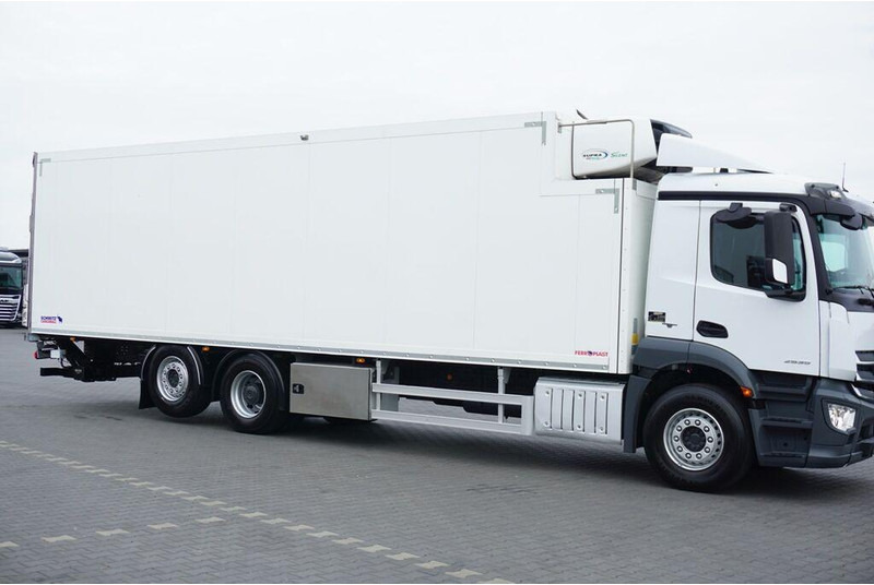 Mercedes-Benz ANTOS / 2535 / EURO 6 / CHŁODNIA + WINDA / 23 PALETY / OŚ SKRĘTN - Refrijeratör kamyon: fotoğraf 3 Mercedes-Benz ANTOS / 2535 / EURO 6 / CHŁODNIA + WINDA / 23 PALETY / OŚ SKRĘTN - Refrijeratör kamyon: fotoğraf 3