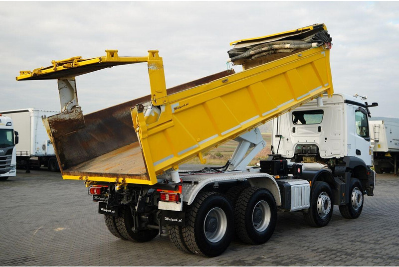 Mercedes-Benz AROCS 3243 / 8x4 / WYWROTKA DWUSTRONNA 6.2 M / HYDROBURTA / HYD - Damperli kamyon: fotoğraf 4 Mercedes-Benz AROCS 3243 / 8x4 / WYWROTKA DWUSTRONNA 6.2 M / HYDROBURTA / HYD - Damperli kamyon: fotoğraf 4