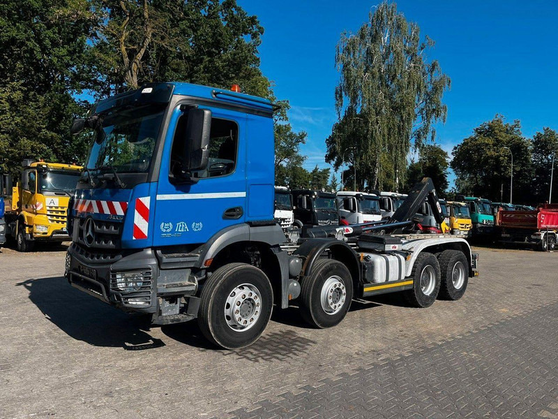 Mercedes-Benz AROCS 3246 8X4 ABROLLKIPPER HYVALIFT 26.57 - Kancalı yükleyici kamyon: fotoğraf 3 Mercedes-Benz AROCS 3246 8X4 ABROLLKIPPER HYVALIFT 26.57 - Kancalı yükleyici kamyon: fotoğraf 3
